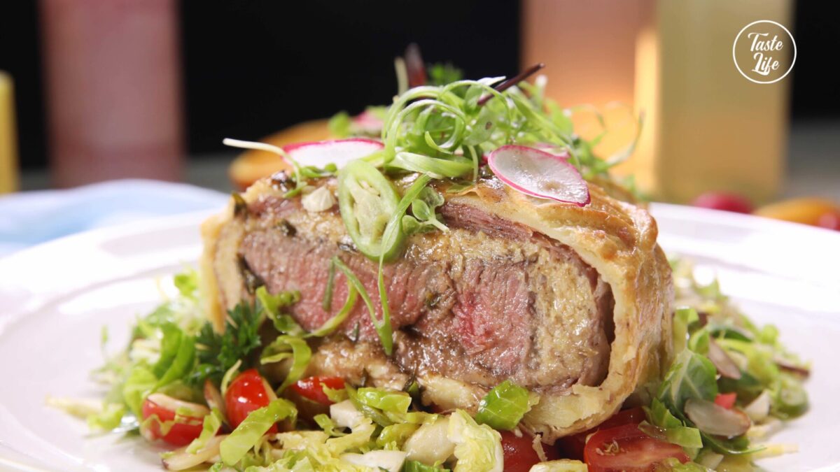 Filet Mignon in Puff Pastry | dinner ideas for tonight | dinner recipes | meal prep ideas | Taste Li