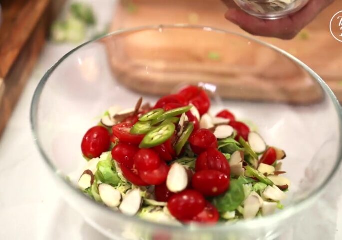 Step 1【Brussels Sprouts Salad】