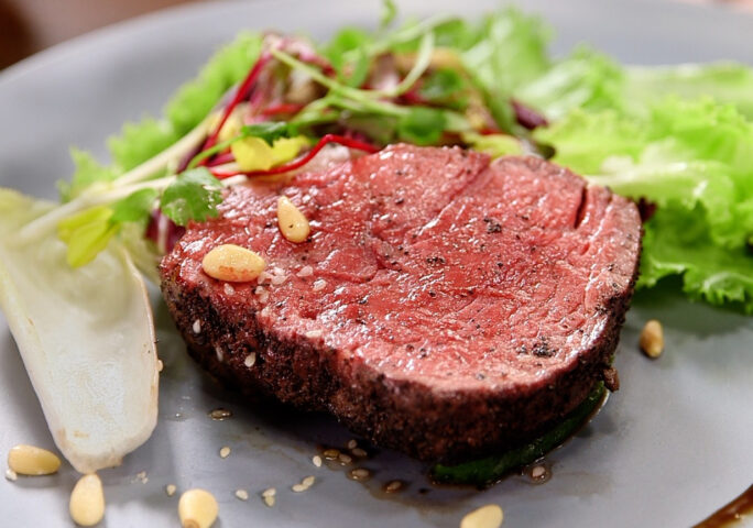 Pepper Steak Salad With Balsamic Vinaigrette