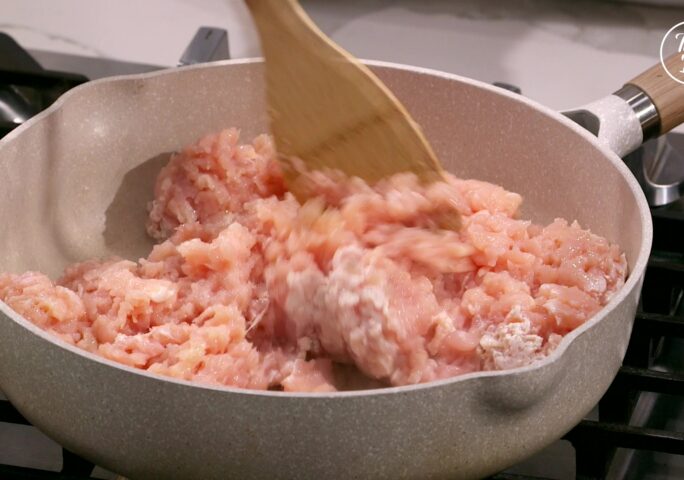 Step 3 【Cook The Chicken】