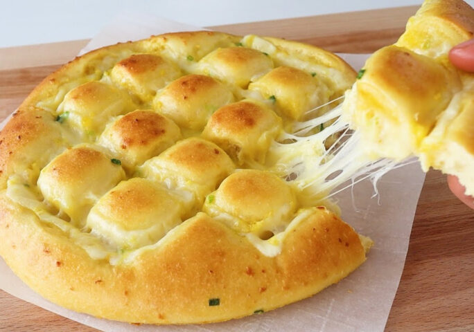 Easy to Make Soft Garlic Cheese Bread