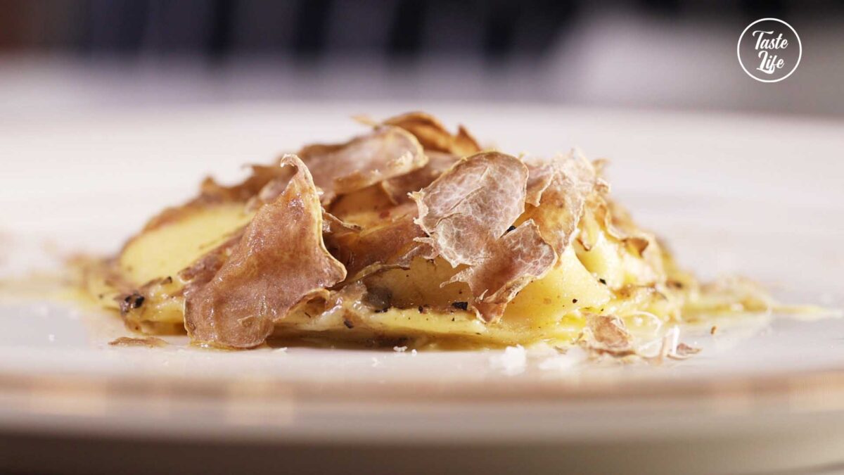 Egg Yolk Ravioli with White Truffle brunch cooking dinner Taste