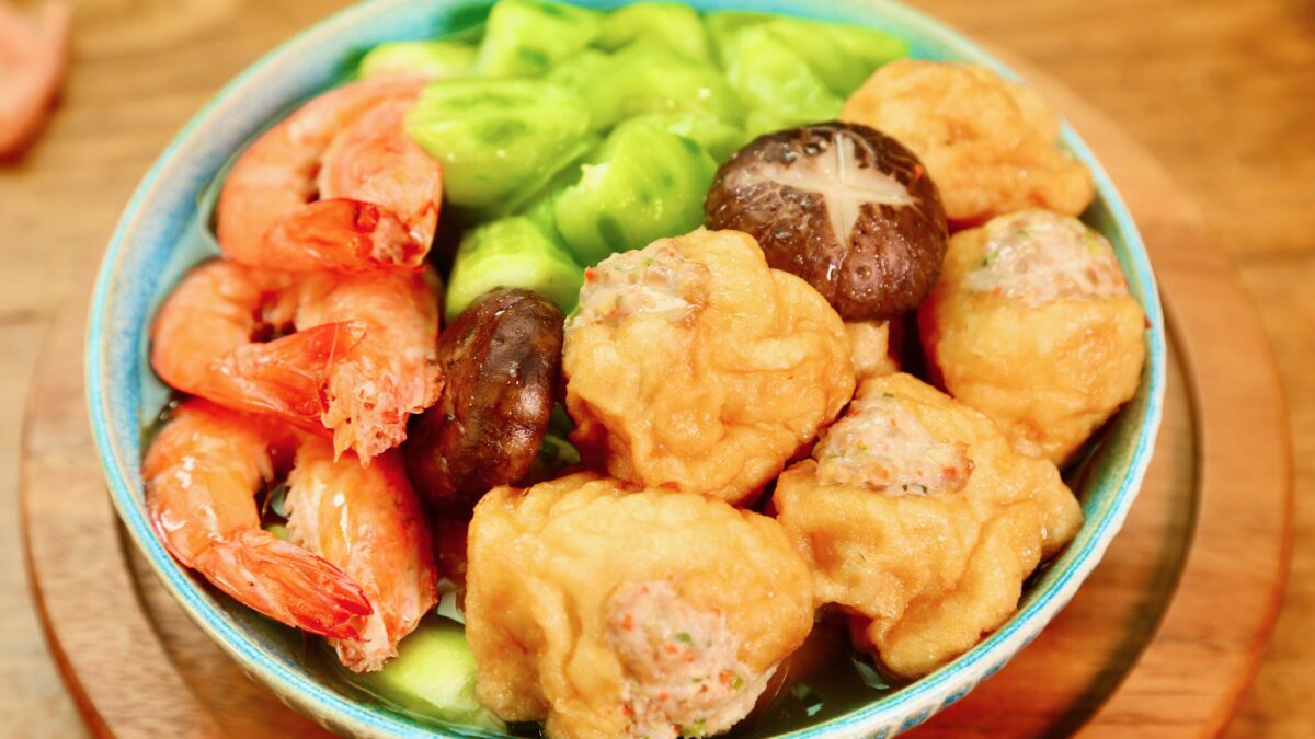 Stuffed Fish Balls With Loofah Soup fish soup Taste Life