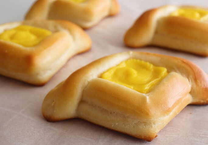 New Method to Shape Bread | Fluffy Custard Cream Buns