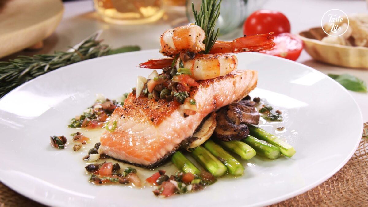 Fresh Salmon With Asparagus, Wild Mushrooms, and Niçoise Sauce dinner ideas for tonight easy