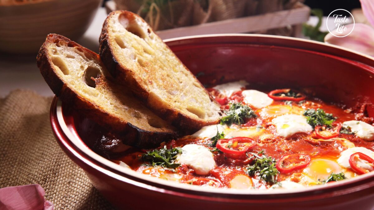 Shakshuka | dinner recipes | easy dinner ideas | easy dinner recipes | Taste Life