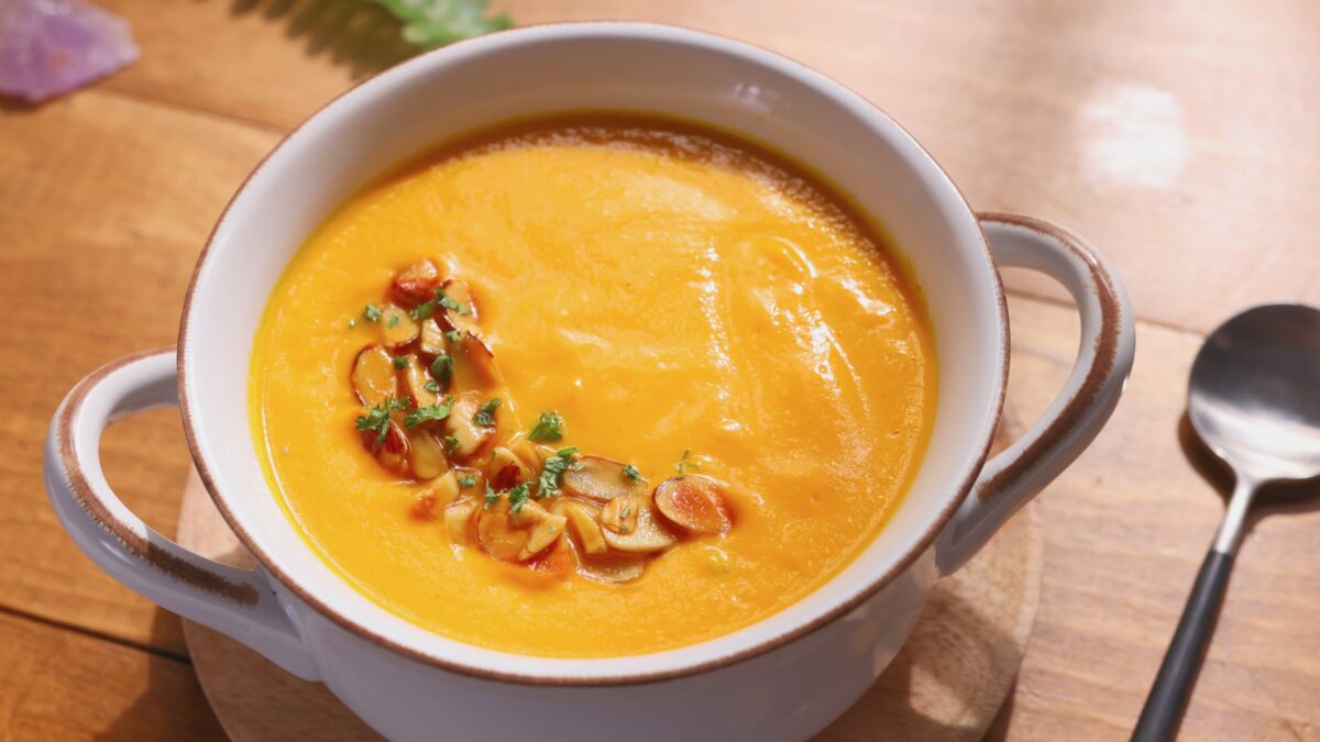 Creamy Thai Sweet Potato And Carrot Soup | thai | sweet potato | soup | Taste Life