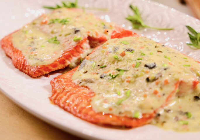 Baked Salmon With Creamy Sauce