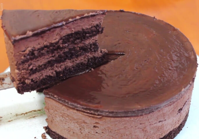 How To Make Chocolate Mousse Cake