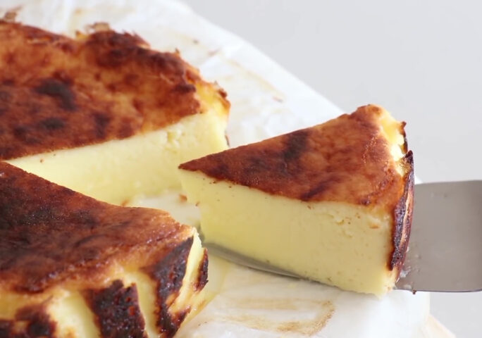 4 Ingredients Basque Burnt Cheesecake