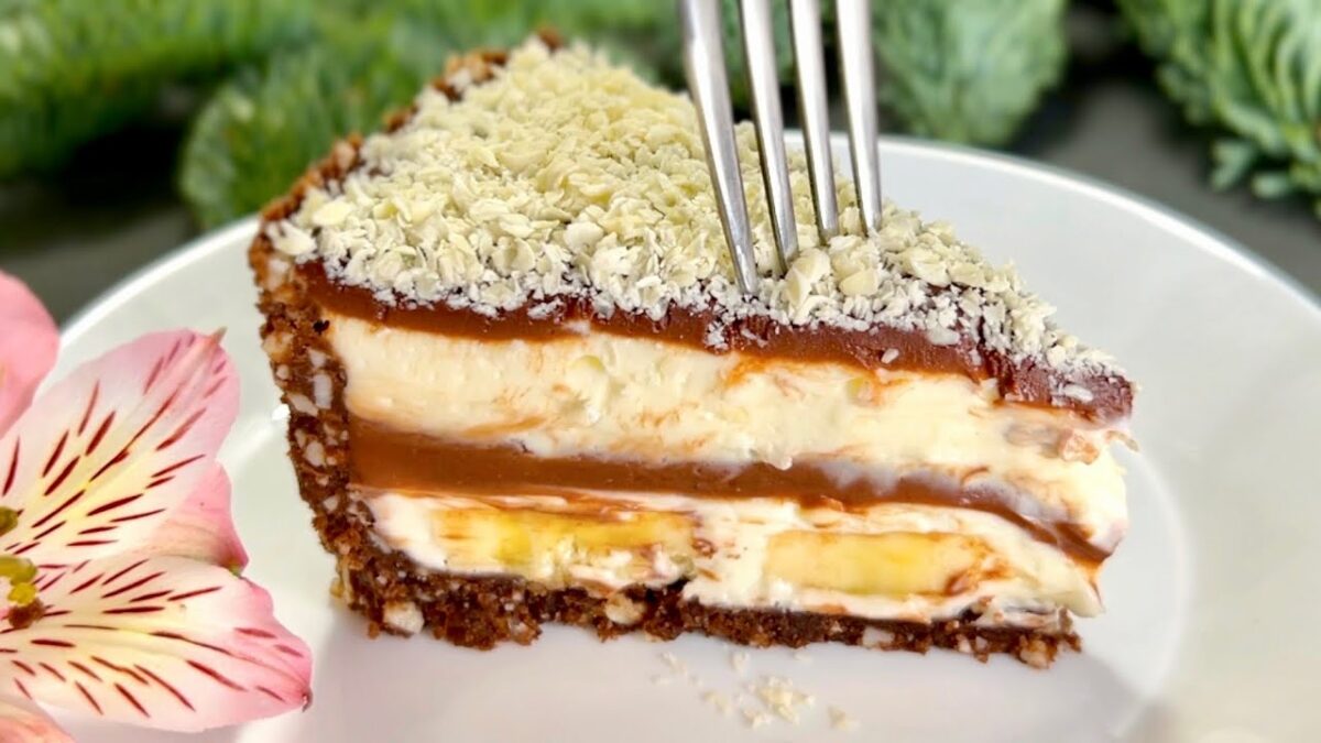 Easy Banana Chocolate Nuts Cake | banana | Taste Life