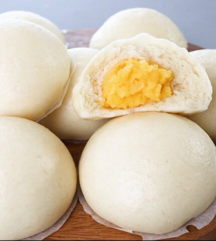 Extremely Fluffy and Soft! Once you know this recipe, you will be addicted! Creamy Custard Buns