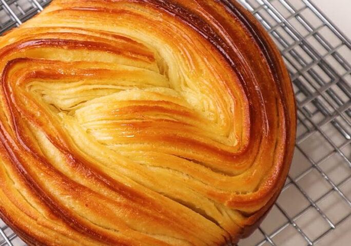 Fluffy Pastry Butter Bread | You have never seen this way to make bread | Crispy and Soft