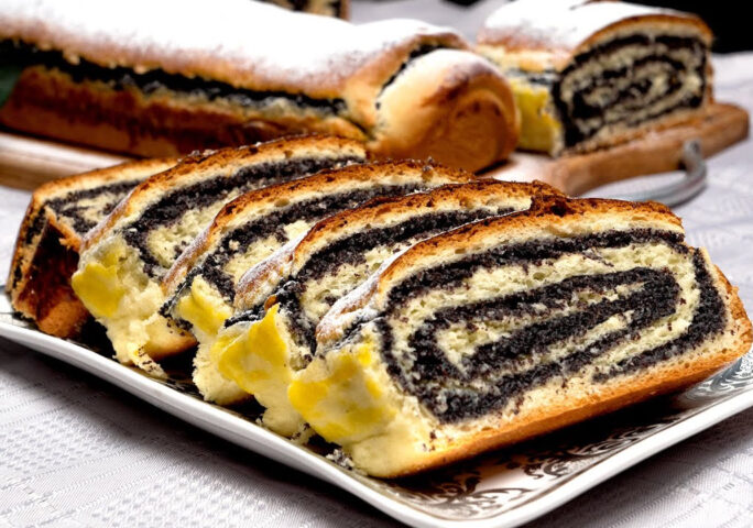 Easy Poppy Seed Roll | The Traditional European Recipe
