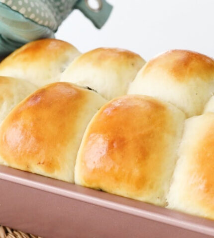 Don't throw expiring yogurt, make this fluffy and delicious bread. No knead, No water