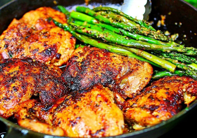 Garlic Butter Chicken and Asparagus Recipe – Easy Chicken & Veggies