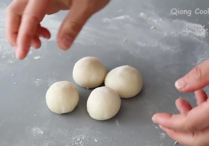 Never buy bread anymore! No knead! No egg! Extremely fluffy and soft
