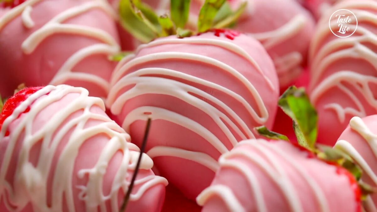 Chocolate Covered Strawberries | chocolate | easy dessert recipes