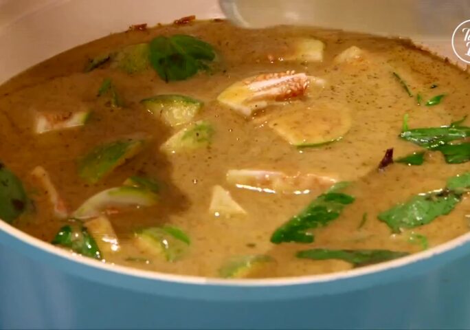 Thai Green Curry Chicken | Geng Gwio Wan Gai | chicken | thai | Taste Life