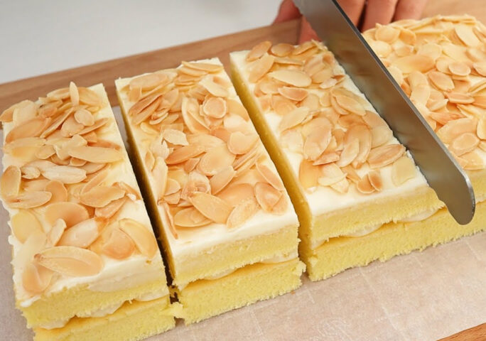 Easy Almond Cake