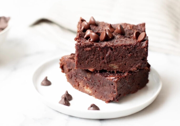 HEALTHY BROWNIE RECIPE – Gluten-Free Brownies Made With Almond Flour