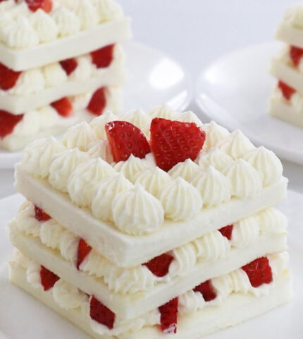 Perfect for Holiday and Christmas Treats! Easy Homemade Strawberry Cake! Melt in your mouth
